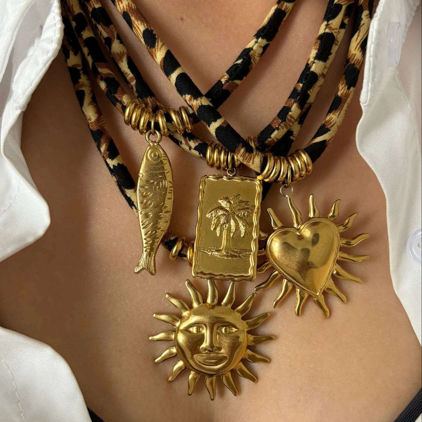 Collar printed Sun