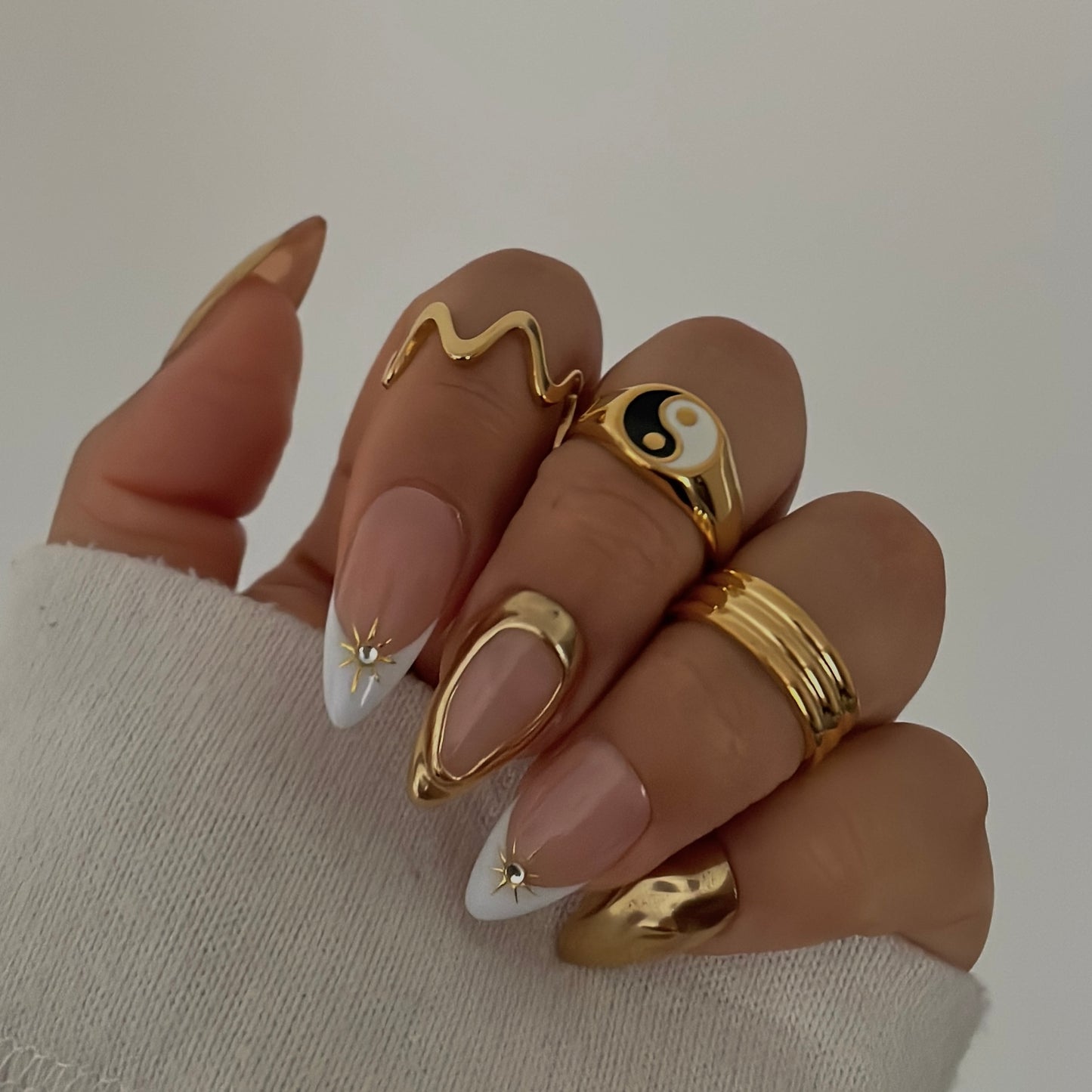Anillo Mon